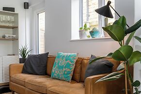 Stunning 5 Bed in the Centre of Bourton