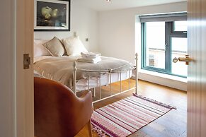 Orchard Barn-Luxury 4 BD Barn Conversion