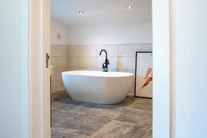 Orchard Barn-Luxury 4 BD Barn Conversion