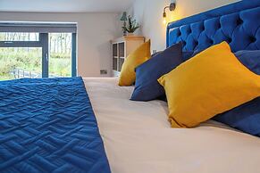 Orchard Barn-Luxury 4 BD Barn Conversion