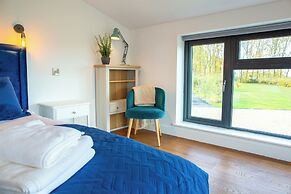Orchard Barn-Luxury 4 BD Barn Conversion