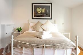 Orchard Barn-Luxury 4 BD Barn Conversion