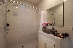 Bougainvillea Villa Seminyak by Parigata