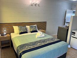 Innisfail Riverfront Motel