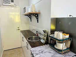 Innisfail Riverfront Motel