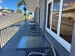 Innisfail Riverfront Motel
