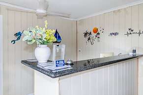 Innisfail Riverfront Motel