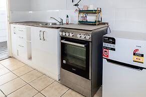 Innisfail Riverfront Motel