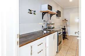 Innisfail Riverfront Motel