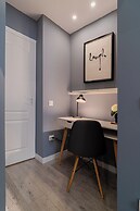 Chic Black & White 2BR on Dambovitei