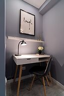 Chic Black & White 2BR on Dambovitei