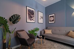 Chic Black & White 2BR on Dambovitei