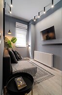 Chic Black & White 2BR on Dambovitei