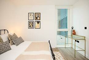 The Tottenham Hale Crib - Trendy 2bdr Flat With Balcony