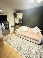 Close to Leeds Centre - The Snug Apartment
