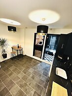 Close to Leeds Centre - The Snug Apartment