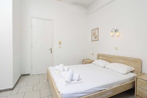 Spanos Apartments Anna's Lodge