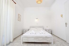 Spanos Apartments Anna's Lodge