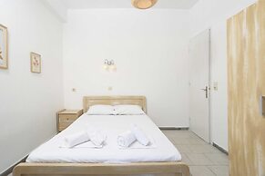 Spanos Apartments Anna's Lodge