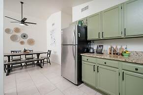 Peoria Oasis on Golf Course Pool Putting Green