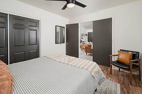 Peoria Oasis on Golf Course Pool Putting Green