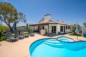 Peoria Oasis on Golf Course Pool Putting Green