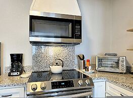 Vintage Vibes Modern Comfort 2BR for 6 Guests