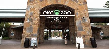 Stunning Winter Getaway Studio Rainfall Shower