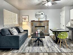 Stunning Winter Getaway Studio Rainfall Shower