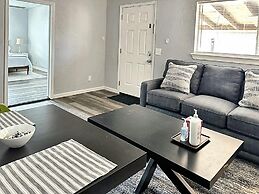 Stunning Winter Getaway Studio Rainfall Shower