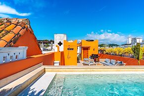 Casa Cuero - Rooftop Pool - Historic Center