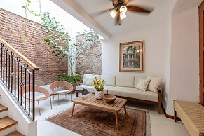 Casa Cuero - Rooftop Pool - Historic Center