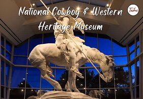 Rustic Gem 5min-asian District Full Kitchen