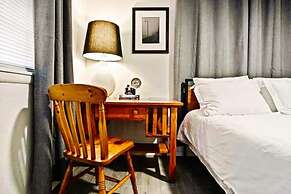 Rustic Gem 5min-asian District Full Kitchen