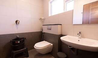 The Bee Hives Nectar Nest