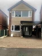 Charming 3 Bedroom House in Sheffield