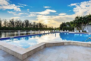 Kayaks, Bikes & Bay Access: Bradenton Escape!