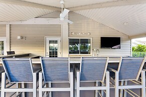 Kayaks, Bikes & Bay Access: Bradenton Escape!