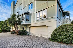 Kayaks, Bikes & Bay Access: Bradenton Escape!