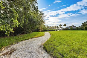 Kayaks, Bikes & Bay Access: Bradenton Escape!