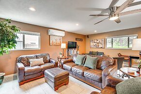 Roomy Tucson Home w/ Hot Tub & Pickleball Court!