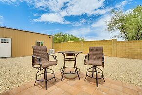 Roomy Tucson Home w/ Hot Tub & Pickleball Court!