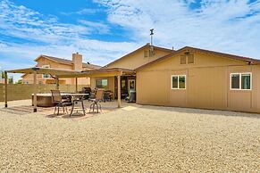 Roomy Tucson Home w/ Hot Tub & Pickleball Court!