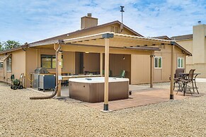 Roomy Tucson Home w/ Hot Tub & Pickleball Court!