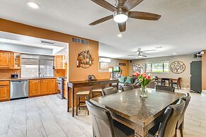 Roomy Tucson Home w/ Hot Tub & Pickleball Court!