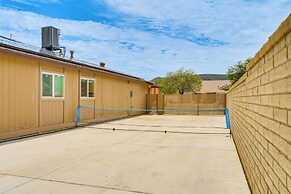 Roomy Tucson Home w/ Hot Tub & Pickleball Court!