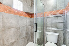 2 Mi to Kyle Field: Bryan Home w/ Fenced Yard