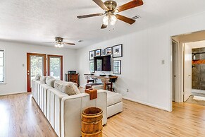 2 Mi to Kyle Field: Bryan Home w/ Fenced Yard