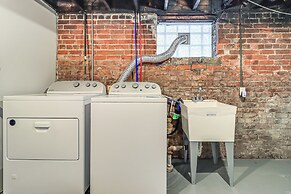 Spacious Detroit Suite: Close to Dtwn & Med Center