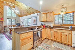4 Mi to Lake: Pet-friendly Cabin in Pinetop